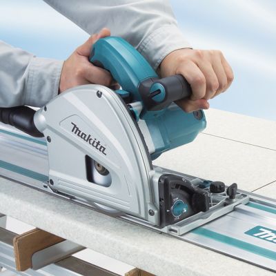 3. Makita SP6000J Handkreissäge, 16,5 cm, Schwarz/Blau, 5800 U/min, 1300 W