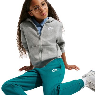 6. Nike Sportswear Club Fleece Kinderhose Grün FD3008 372