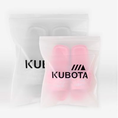 7. Einfache, schlichte Pool-Flip-Flops in Kamelfarbe KUBKBB-SS24-03-21