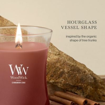 4. Kleine Kerze CINNAMON CHAI WOODWICK