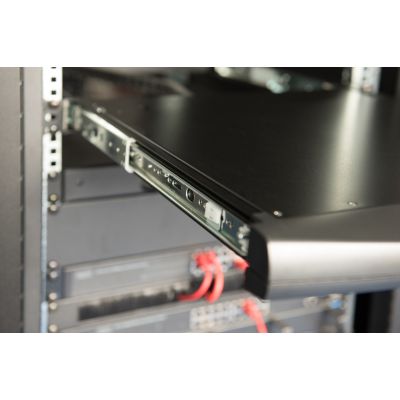 14. Digitus Modularkonsole mit 17-Zoll-TFT-Monitor (43,2 cm), 8-Port-KVM-Switch und Touchpad, deutsche Tastatur