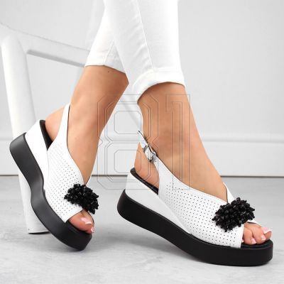 3. Filippo W PAW529B Keilsandalen aus Leder mit Perlen Weiß