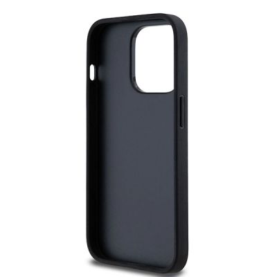 7. DKNY iPhone 14 Pro-Hülle aus Leder mit kariertem Monomuster und bedruckten Streifen – Schwarz