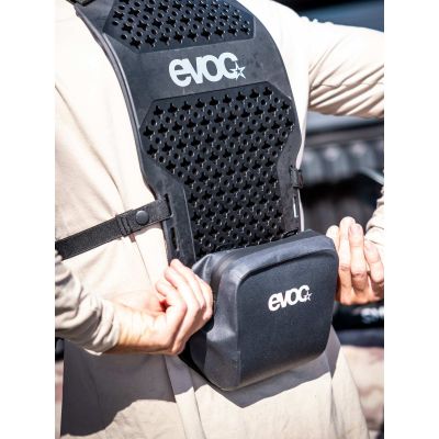 4. EVOC Torso Pin Pack Wp 1.5 Schutzhülle schwarz