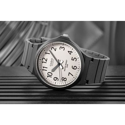 6. Herrenuhr CASIO MW-240-7BVDF + Box