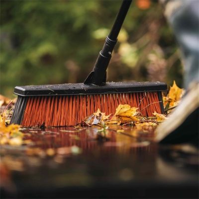 3. Fiskars 1025926 Besen für den Innenbereich, weiche/harte Borsten, Aluminium, schwarz