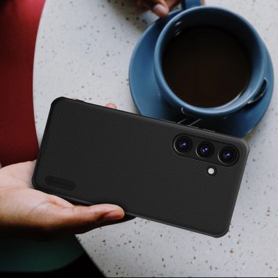 16. Nillkin Super Frosted Shield Pro Panzerhülle für Samsung Galaxy S24+ – rot