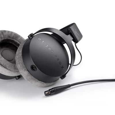 8. Beyerdynamic DT 700 PRO X - Geschlossener Studio-Kopfhörer