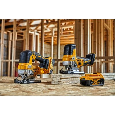 13. DEWALT DCS335N-XJ Stichsäge