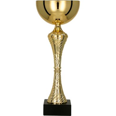 3. Goldener Metallbecher