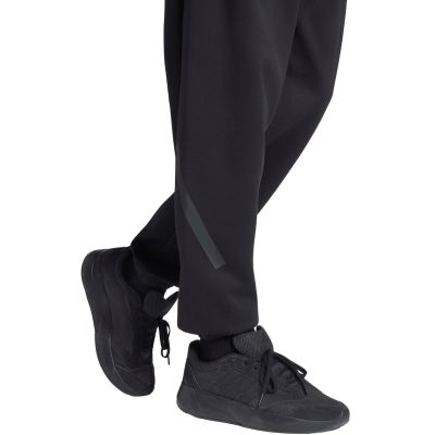5. adidas ZNE Herrenhose schwarz KF3808