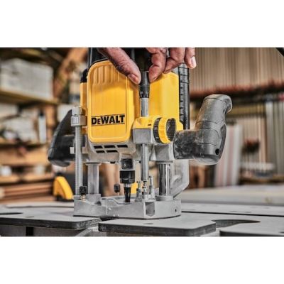 10. DEWALT 2300W DWE625 Fräse