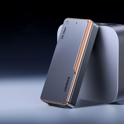 8. Ugreen D703 USB4 40Gb/s M.2 NVMe SSD-Gehäuse mit aktiver Kühlung – Grau