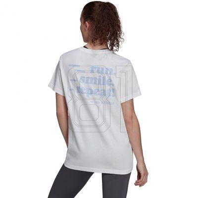 4. adidas Signature Tee W GV1345
