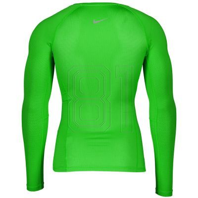 2. Nike Hyper Top M 927 209 329 T-shirt