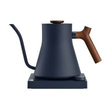 Fellow Stagg EKG PRO 900ml Wasserkocher in Steinblau mit Walnussgriff