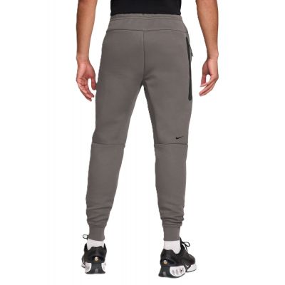 2. Nike Tech Hose HV0959-289