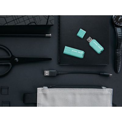 4. USB 3.0 GOODRAM 32GB UME3 CARE