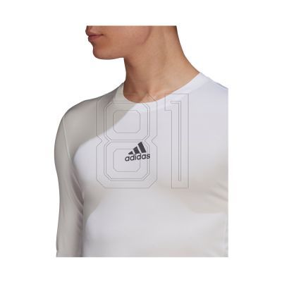 4. adidas TechFit Kompressions-T-Shirt M GU7334