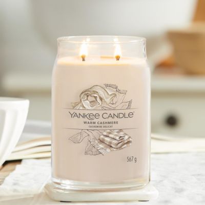 6. Große Kerze WARM CASHMERE YANKEE