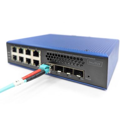 3. Industrieller Switch 8+4 10G SFP Port L2+ Gigabit Ethernet 8 x GE RJ45 + 4 x 10G SFP Port