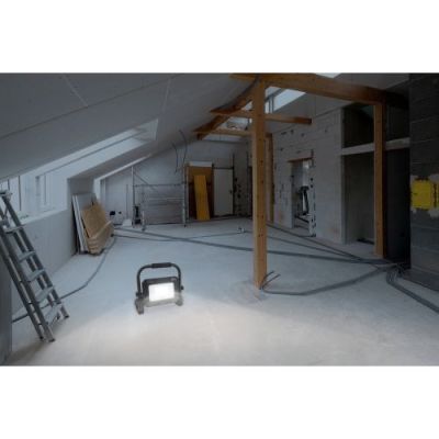 15. Ansmann FL30W COB-LED-Arbeitsleuchte 3000lm 18V