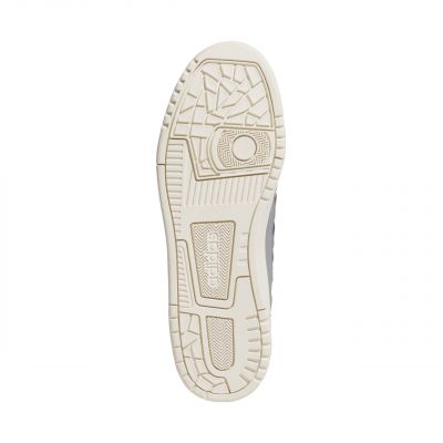 6. Adidas Rapid Court Mid Winterized M JR0169 Schuhe