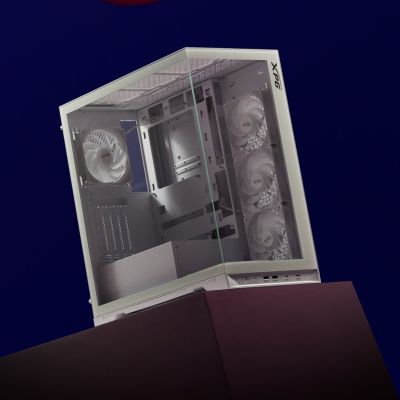 7. XPG Invader X BTF Midi Tower Weiß