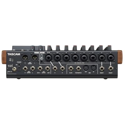 5. Tascam Modell 12 – 10-Kanal-Mischpult mit 12-Spur-Recorder