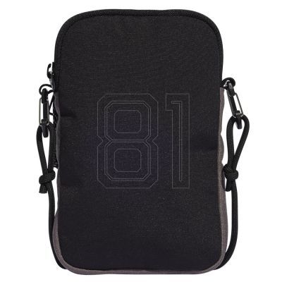 7. adidas CXPLR Kleine Tasche IQ0912