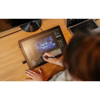 5. Wacom Cintiq 16 – ein Grafiktablett für professionelle Anwendungen, Pro Pen 3E Stift, Full HD-Auflösung