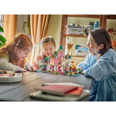 9. LEGO Disney Princess 43267 Prinzessinnenschloss und königliche Haustiere
