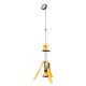 5. DeWalt DCL079-XJ Teleskop-Stativlampe (3000 lm; Warmweiß)