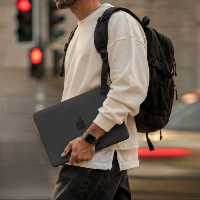 5. Tech-Protect Softshell-Schutzhülle für MacBook Neo 13" (2026) – Mattschwarz