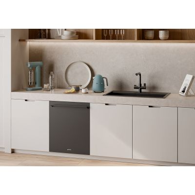 13. Smeg Wasserkocher 50er Jahre Stil Smaragdgrüner Wasserkocher