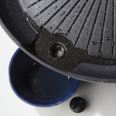 3. Grillrost und Grillpfanne für einen Gas-Campingkocher und -grill