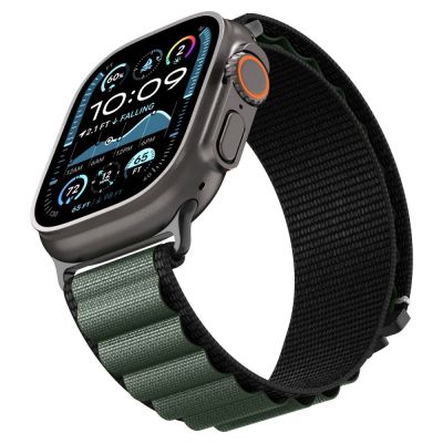 8. Armband Spigen WBF1 Armband für Apple Watch 44 / 45 / 46 / 49 mm - Schwarz und Grün