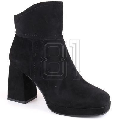 11. Wildlederstiefeletten mit Blockabsatz und Plateau, isoliert, M.Daszyński W SAN24A, schwarz