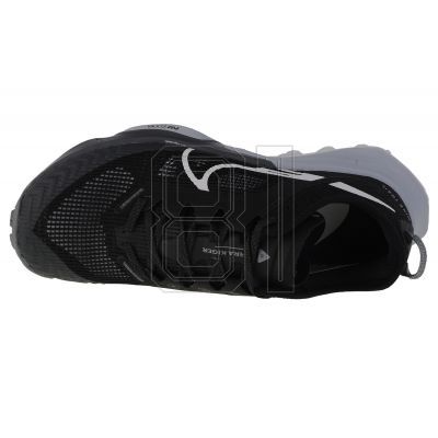 3. Nike Air Zoom Terra Kiger 8 W DH0654-001