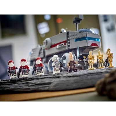 14. LEGO Star Wars 75413 Republiks-Juggernaut
