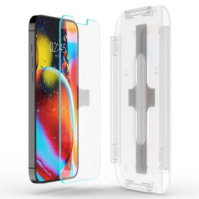 13. Spigen Glas.tR EZ Fit Panzerglas für iPhone 13 / 13 Pro / 14 / 16e / 17e - 2 Stück.