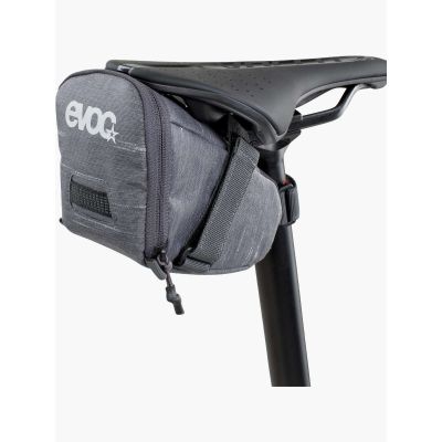 2. EVOC Satteltasche Tour – Carbongrau