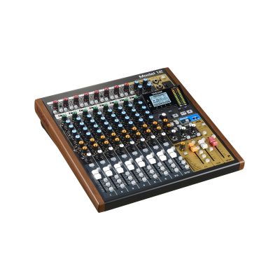 3. Tascam Modell 12 – 10-Kanal-Mischpult mit 12-Spur-Recorder