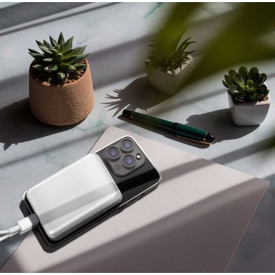 5. Wozinsky WRW349YWS Magnetische Powerbank, 10000 mAh, Weiß