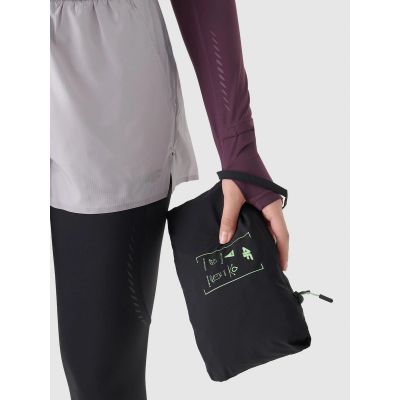 8. Ultraleichte Laufjacke für Damen 4F 4FRAW24TTJAF0773-20S