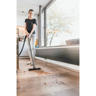 2. Kärcher WD 2 Plus V-12/4/18 Universal-Staubsauger