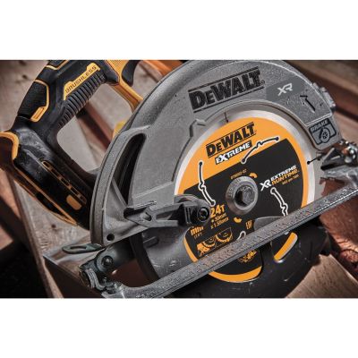 11. DeWALT DCS573NT-XJ Tragbare Kreissäge