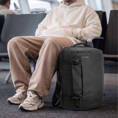 13. Tech-Protect Defender S70 RYANAIR & WIZZAIR 24L Laptop-Rucksack – Schwarz