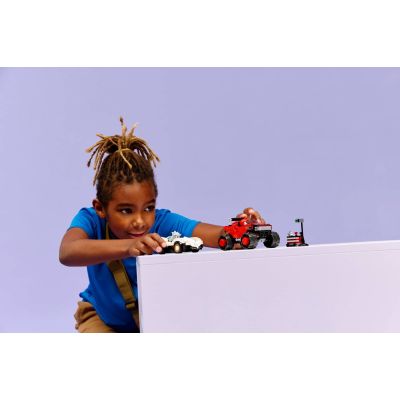 9. LEGO Sonic the Hedgehog 77118 – Silver im Auto gegen Knuckles im Monstertruck