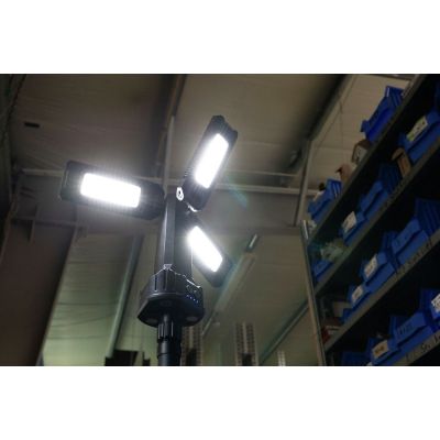 16. Ansmann Triohead 7000R Schwarze LED 66 W